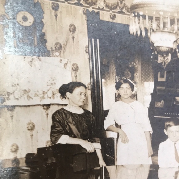 Vintage Photo Lot~Family & Couple~early 1900s~1912 - Picture 3 of 6